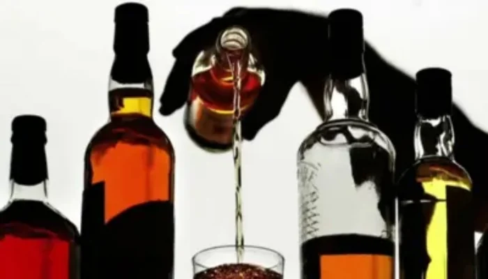 Poisonous liquor: विषारी दारूप्रकरणी ९ आरोपींविरुद्ध दोषारोपपत्र