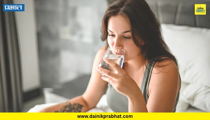 Morning Water: सकाळी उठताच पाणी पिता? शरीराला होतात ‘हे’ ६ फायदे; पण ब्रश करण्याआधी प्यावं की नंतर?