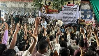 MPSC Protest:  पुलावरील ठिय्या तात्काळ उठविण्याचे आदेश