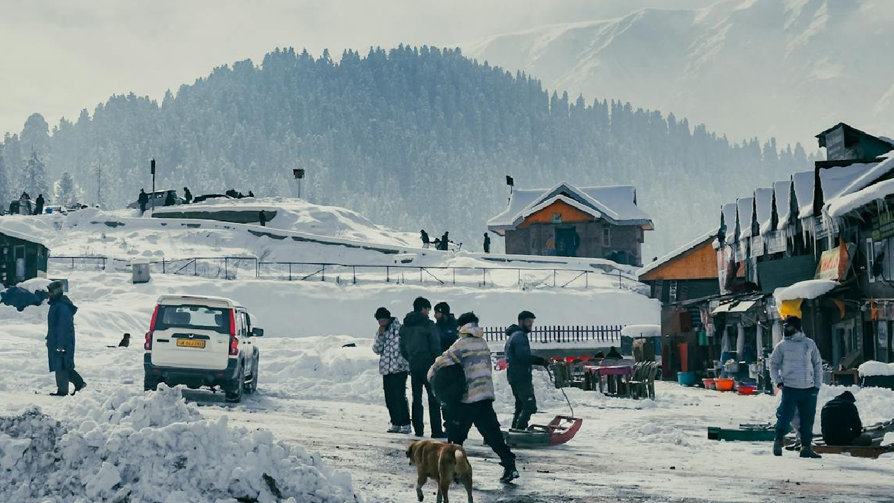 उत्तराखंड में मौसम का मिजाज फिर से बिगड़ा, भारी बारिश और बर्फबारी का अलर्ट