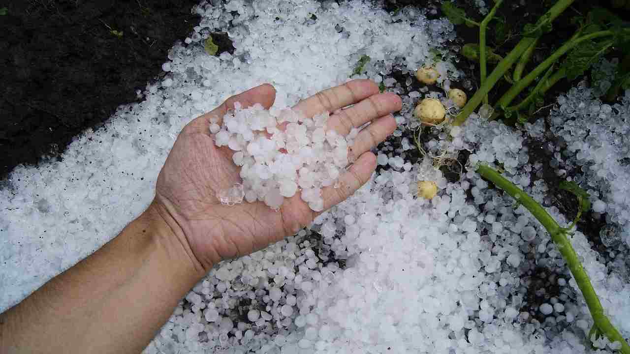 हिमाचल और जम्मू-कश्मीर में ओलावृष्टि की चेतावनी, पूर्वी भारत में चढ़ेगा पारा