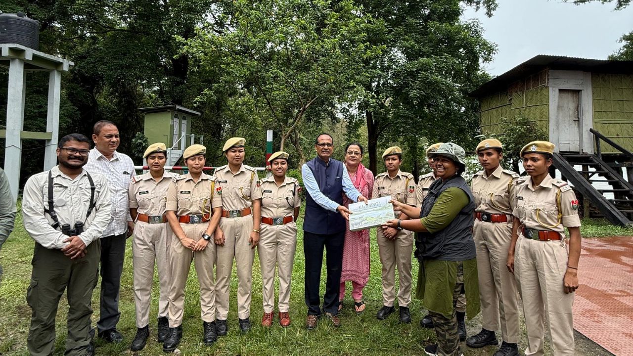 ‘वन दुर्गा’ ऑफिसर्स से मिले शिवराज सिंह चौहान, साहस और समर्पण को किया सलाम