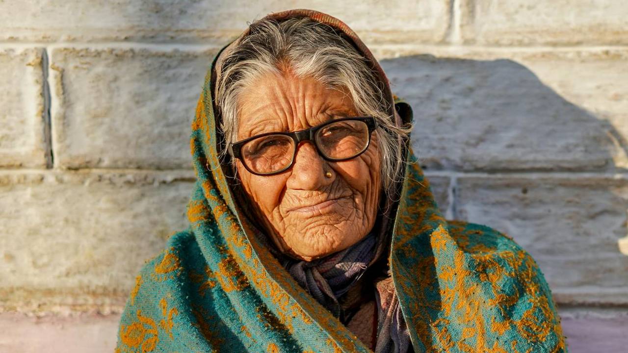 वृद्धावस्था पेंशन राशि बढ़ाने को मंजूरी, दिव्यांगों-बुजुर्गों को दोगुना पैसा मिलेगा