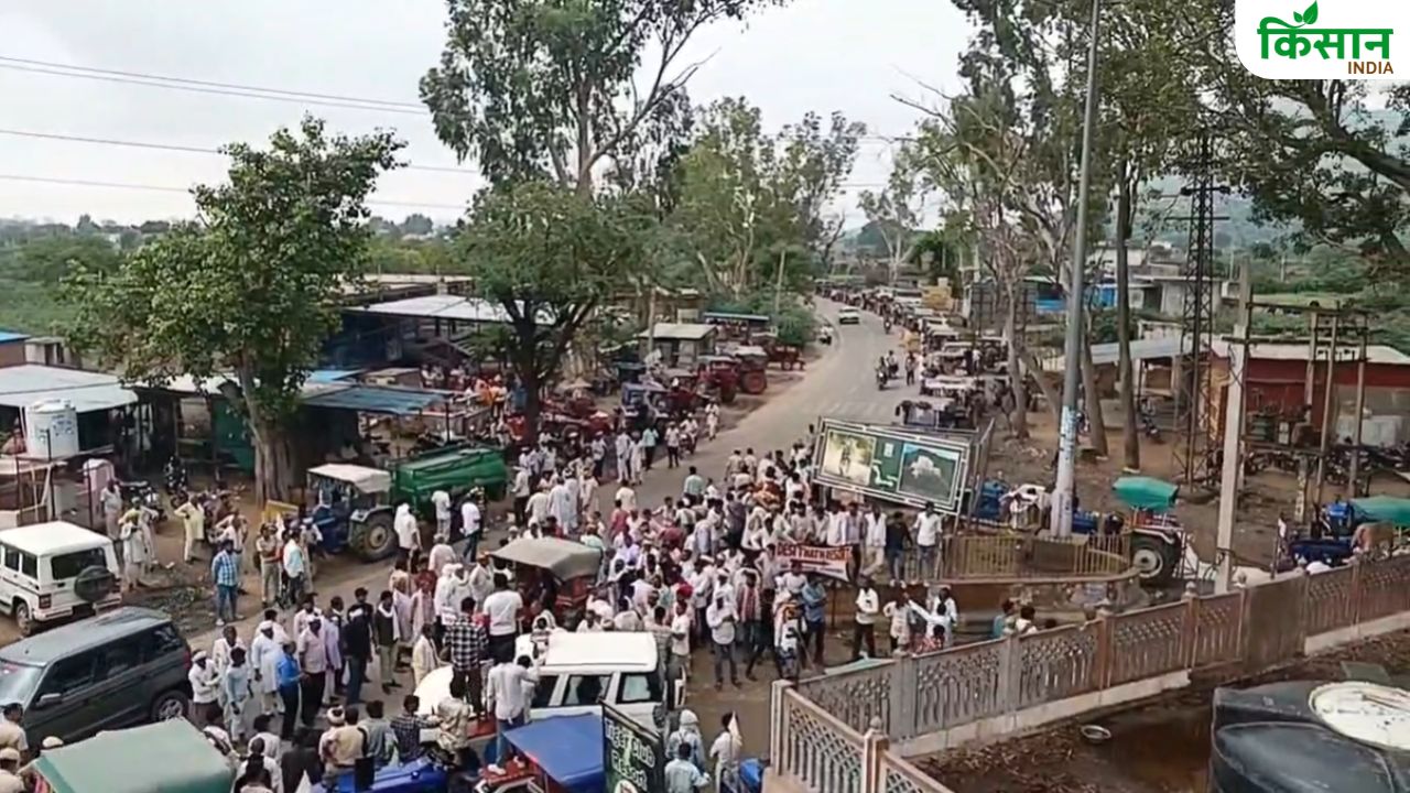 सड़कों पर अन्नदाता.. 40 गांव के किसानों का 500 ट्रैक्टरों से कूच, कहा- क्षेत्र में नहीं होने देंगे बोरिंग