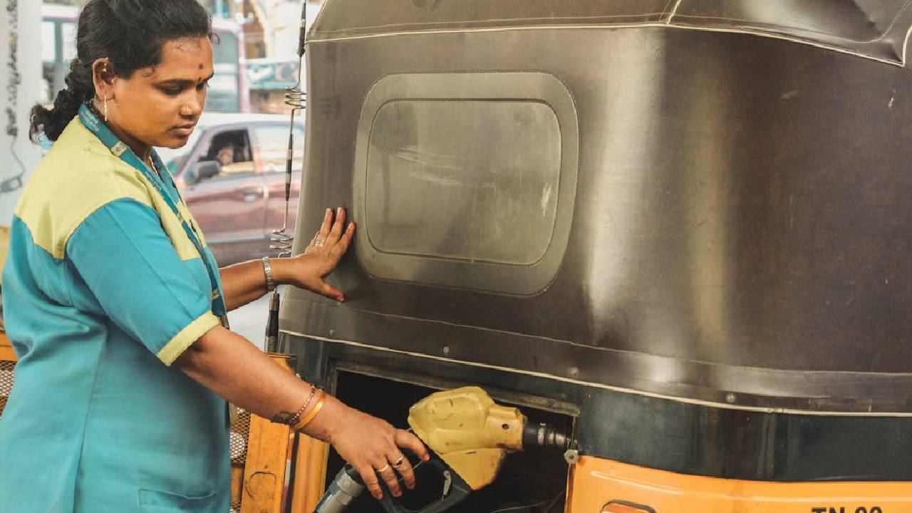 Petrol‑Diesel Price: कच्चे तेल की कीमतों में बढ़ोतरी, जानिए आज आपके शहर में पेट्रोल-डीजल के रेट