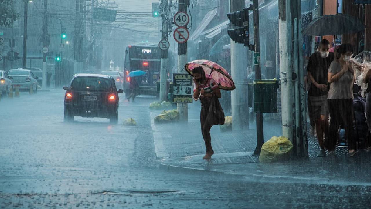 Rain Alert: हिमाचल प्रदेश में 15 अगस्त तक भारी बारिश की संभावना, अलर्ट जारी