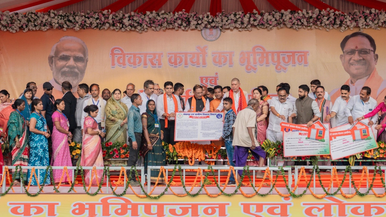 छत्तीसगढ़ की महिलाएं बनेंगी डेयरी उद्यमी, मुफ्त मिलेंगी दो-दो दुधारू गायें