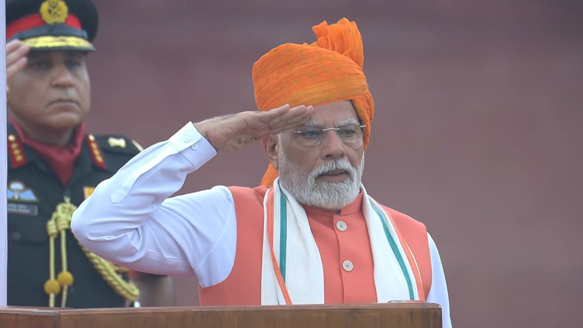 किसानों के खिलाफ कोई भी गलत नीति आई तो उसके सामने दीवार बनकर खड़ा रहूंगा- PM मोदी