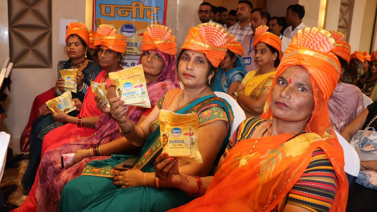 गांव की इन महिलाओं से बुंदेलखंड को मिली नई पहचान, 8 साल पहले शुरू किया बिजनेस..आज 574 करोड़ का टर्नओवर