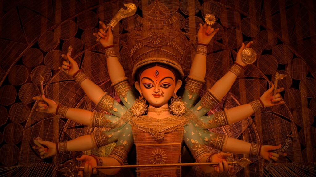 अर्जुन की हृदयस्पर्शी स्तुति से प्रसन्न होकर मां दुर्गा आकाश में प्रकट हुईं और उन्हें विजय का आशीर्वाद दिया. उन्होंने कहा कि जब श्रीकृष्ण उनके साथ हैं तो उनकी जीत निश्चित है. अगर स्वयं इंद्र भी युद्ध में उतरें, तब भी अर्जुन को कोई पराजित नहीं कर सकता.
अर्जुन की हृदयस्पर्शी स्तुति से प्रसन्न होकर मां दुर्गा आकाश में प्रकट हुईं और उन्हें विजय का आशीर्वाद दिया. उन्होंने कहा कि जब श्रीकृष्ण उनके साथ हैं तो उनकी जीत निश्चित है. अगर स्वयं इंद्र भी युद्ध में उतरें, तब भी अर्जुन को कोई पराजित नहीं कर सकता.