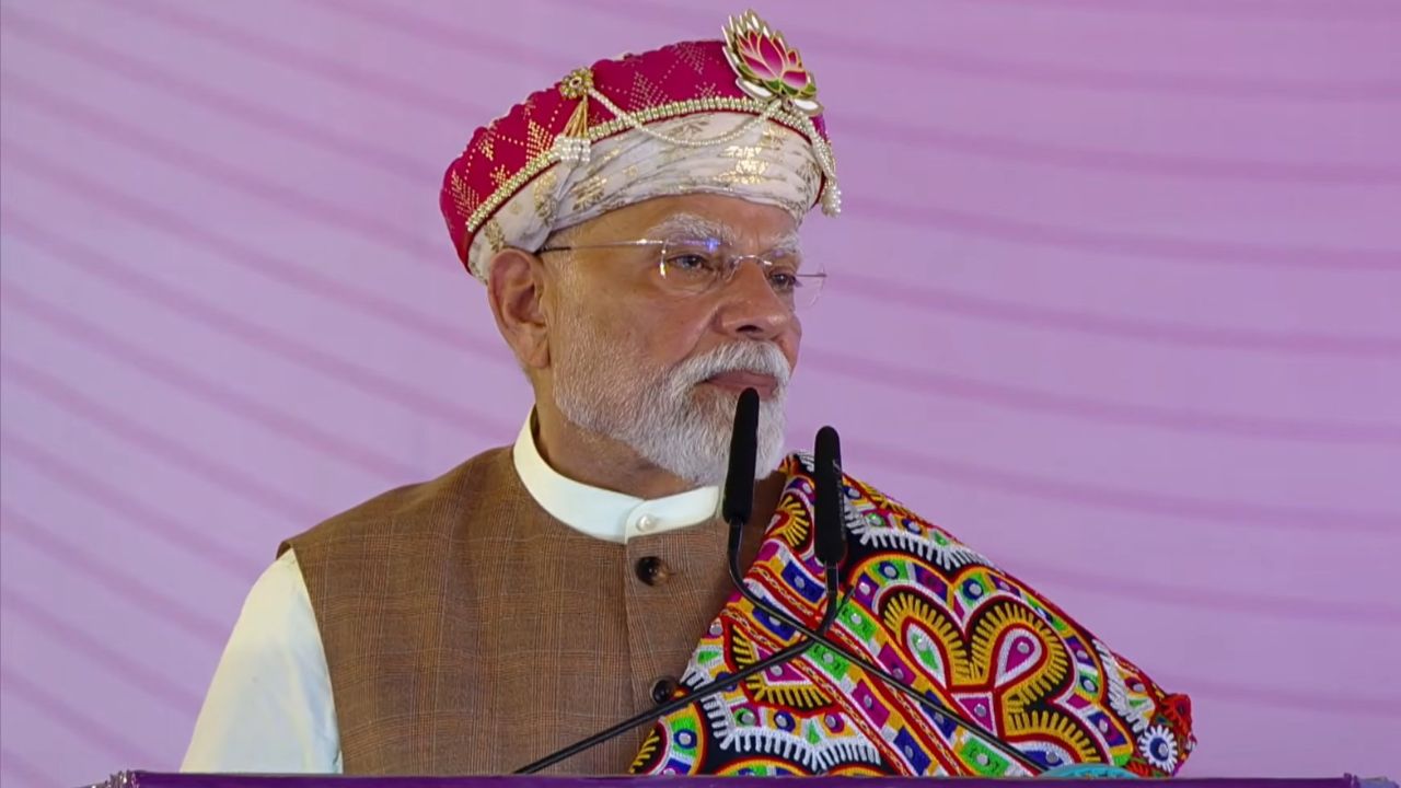 कपास-रेशम किसानों को पीएम मोदी ने दिया पीएम मित्रा पार्क, उपज का सही दाम मिलेगा, 3 लाख रोजगार पैदा होंगे