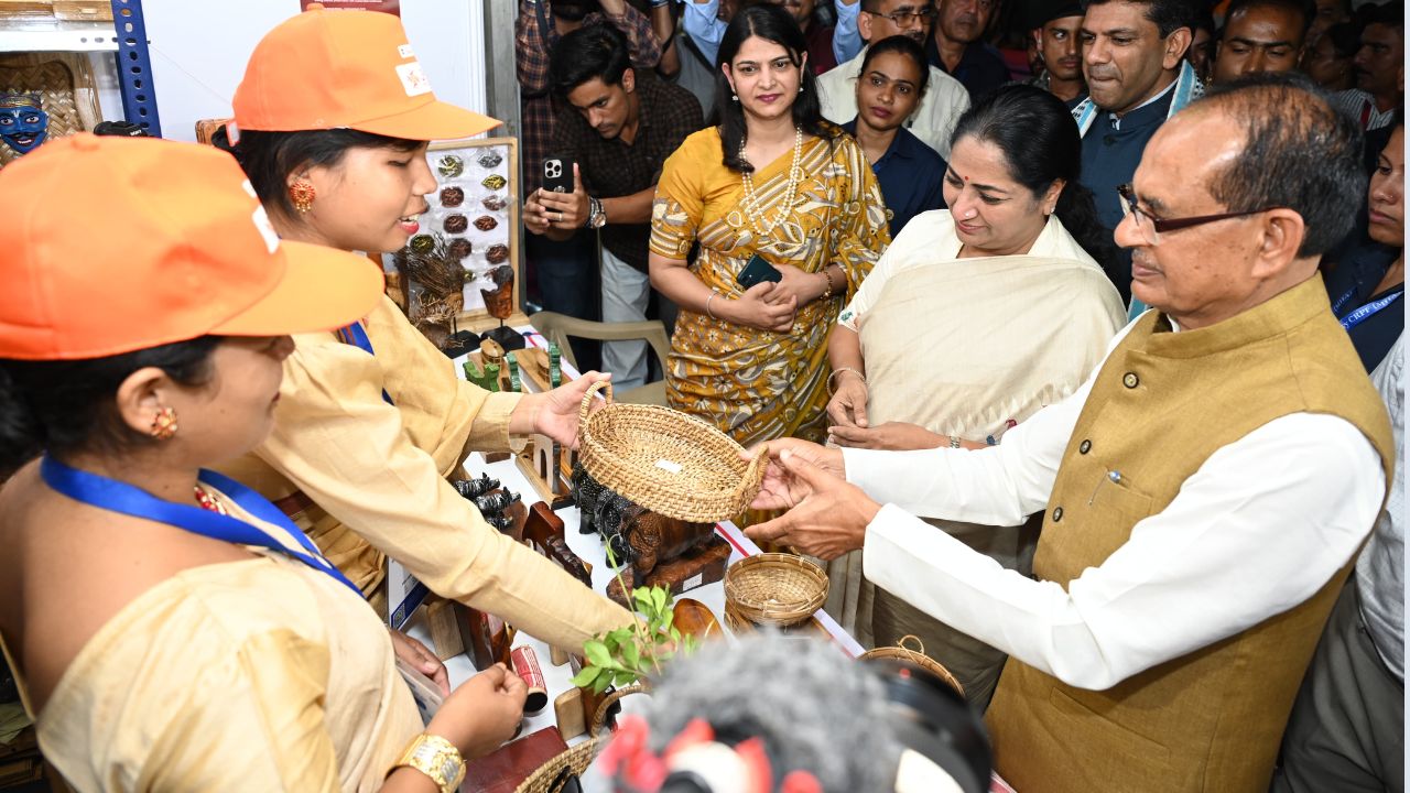दिल्ली में लखपति दीदियों का जमघट, 400 स्वयं सहायता समूहों की सफल महिलाओं ने दिखाया दम