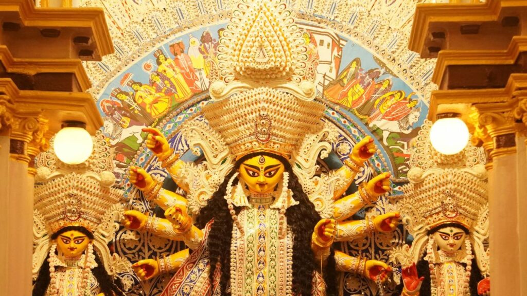 Shardiya Navratri 2025: मकड़ी का जाल हमें यह एहसास कराता है कि जीवन कितना नाजुक है. लेकिन साथ ही यह भी बताता है कि कठिनाइयों और भ्रमों के बीच संतुलन बनाए रखना ही असली ताकत है. Shardiya Navratri 2025: मकड़ी का जाल हमें यह एहसास कराता है कि जीवन कितना नाजुक है. लेकिन साथ ही यह भी बताता है कि कठिनाइयों और भ्रमों के बीच संतुलन बनाए रखना ही असली ताकत है.