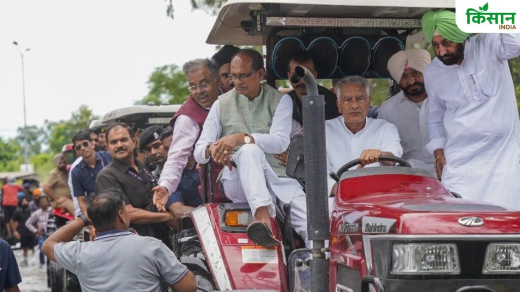 कृषि मंत्री शिवराज सिंह चौहान ने बताया कि पीएम मोदी के निर्देश पर केंद्र सरकार ने उच्चस्तरीय दो टीमें भेजी हैं, जो कि प्रभावित इलाकों का दौरा कर स्थिति का आकलन कर रही हैं. कृषि मंत्री शिवराज सिंह चौहान ने बताया कि पीएम मोदी के निर्देश पर केंद्र सरकार ने उच्चस्तरीय दो टीमें भेजी हैं, जो कि प्रभावित इलाकों का दौरा कर स्थिति का आकलन कर रही हैं.