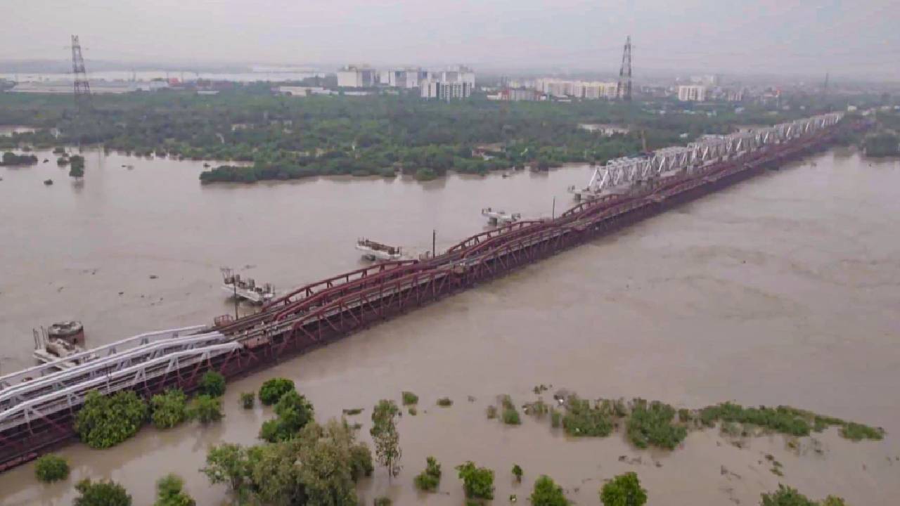 दिल्ली में यमुना खतरे के निशान से ऊपर, उत्तराखंड समेत इन राज्यों में भारी बारिश की संभावना