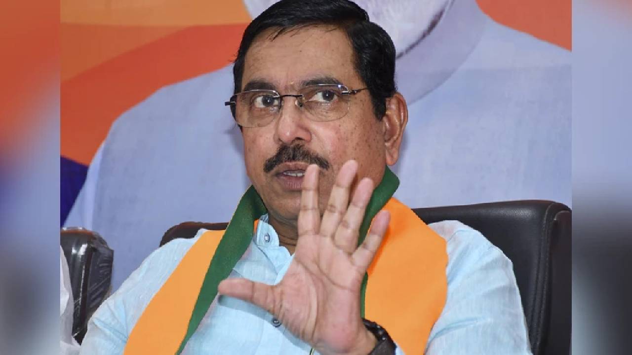 एथनॉल उत्पादन और चीनी निर्यात पर जोर, खाद्य मंत्री ने मिलों को बायोफ्यूल उत्पादन बढ़ाने का दिया सुझाव
