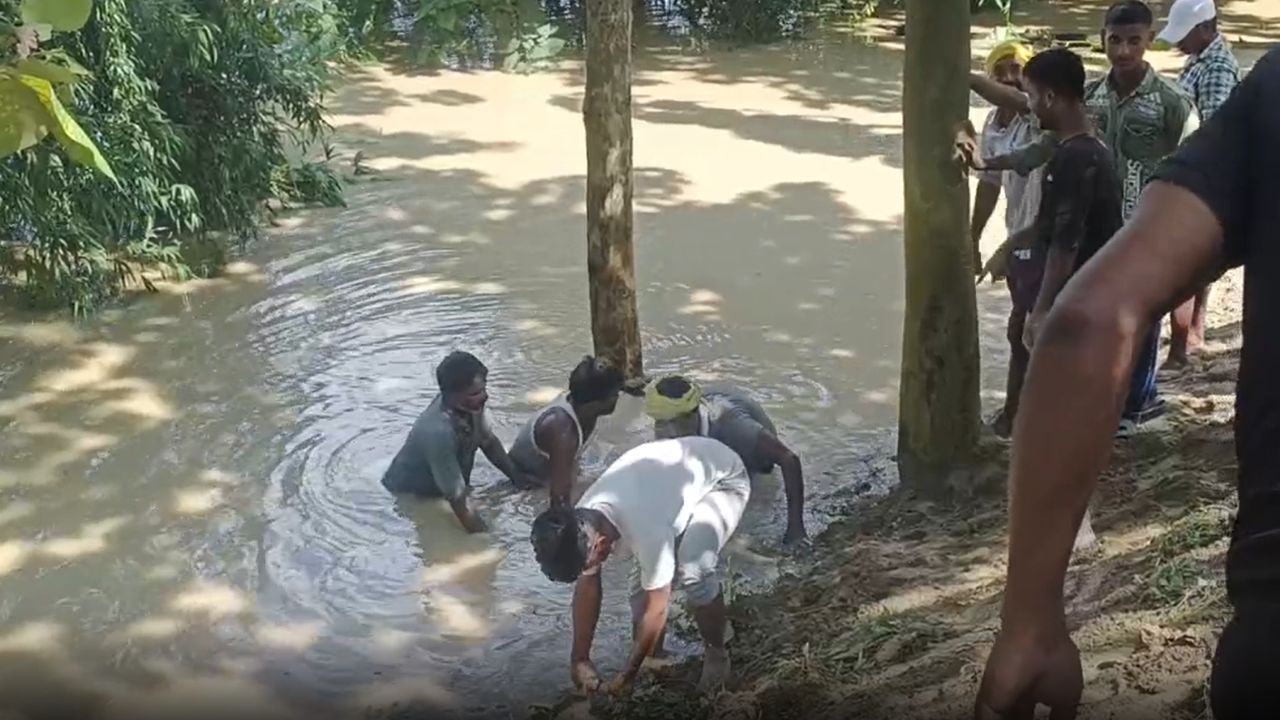 बागमती नदी का तटबंध टूटा.. गांव और खेतों में पहुंचा पानी, कई दर्जन गांवों पर डूबने का खतरा