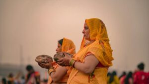 Chhath Puja 2025: छठ पूजा में खरना क्यों होता है सबसे खास? जानिए इस पवित्र व्रत का रहस्य! Chhath Puja 2025: छठ पूजा में खरना क्यों होता है सबसे खास? जानिए इस पवित्र व्रत का रहस्य!