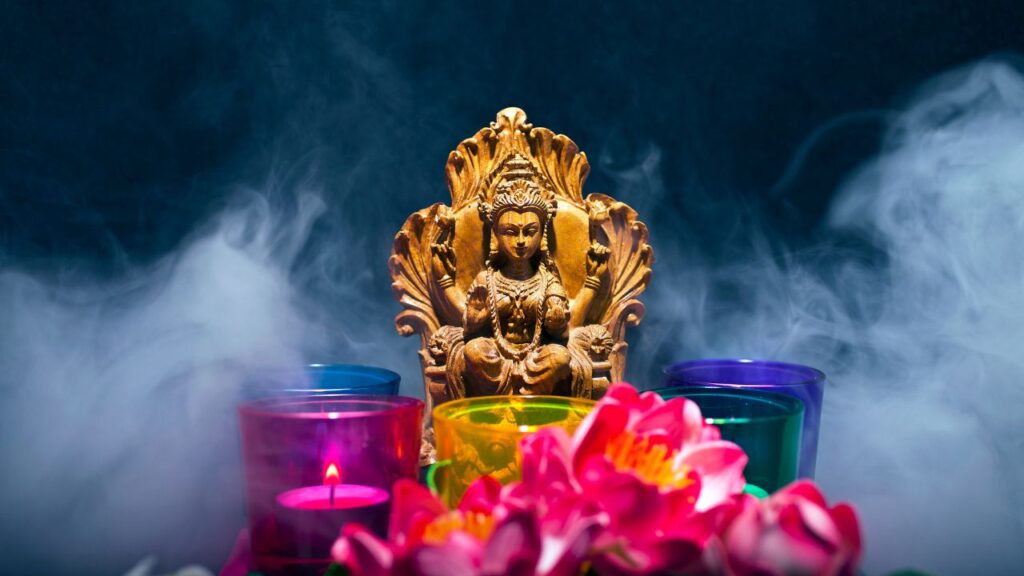 Kuber Puja: भगवान कुबेर को मीठा अर्पित करना अत्यंत शुभ माना जाता है. मिश्री या खांड का भोग लगाने से धन की वृद्धि, आर्थिक स्थिरता और संपत्ति की रक्षा होती है. यह भोग विशेष रूप से व्यापारियों और गृहस्थों के लिए लाभकारी माना जाता है. Kuber Puja: भगवान कुबेर को मीठा अर्पित करना अत्यंत शुभ माना जाता है. मिश्री या खांड का भोग लगाने से धन की वृद्धि, आर्थिक स्थिरता और संपत्ति की रक्षा होती है. यह भोग विशेष रूप से व्यापारियों और गृहस्थों के लिए लाभकारी माना जाता है.