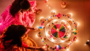 Diwali 2025: रोशनी के त्योहार में घर पर जरूर बनाएं रंगोली, जानें मां लक्ष्मी से कैसे जुड़ा है इसका महत्व Diwali 2025: रोशनी के त्योहार में घर पर जरूर बनाएं रंगोली, जानें मां लक्ष्मी से कैसे जुड़ा है इसका महत्व