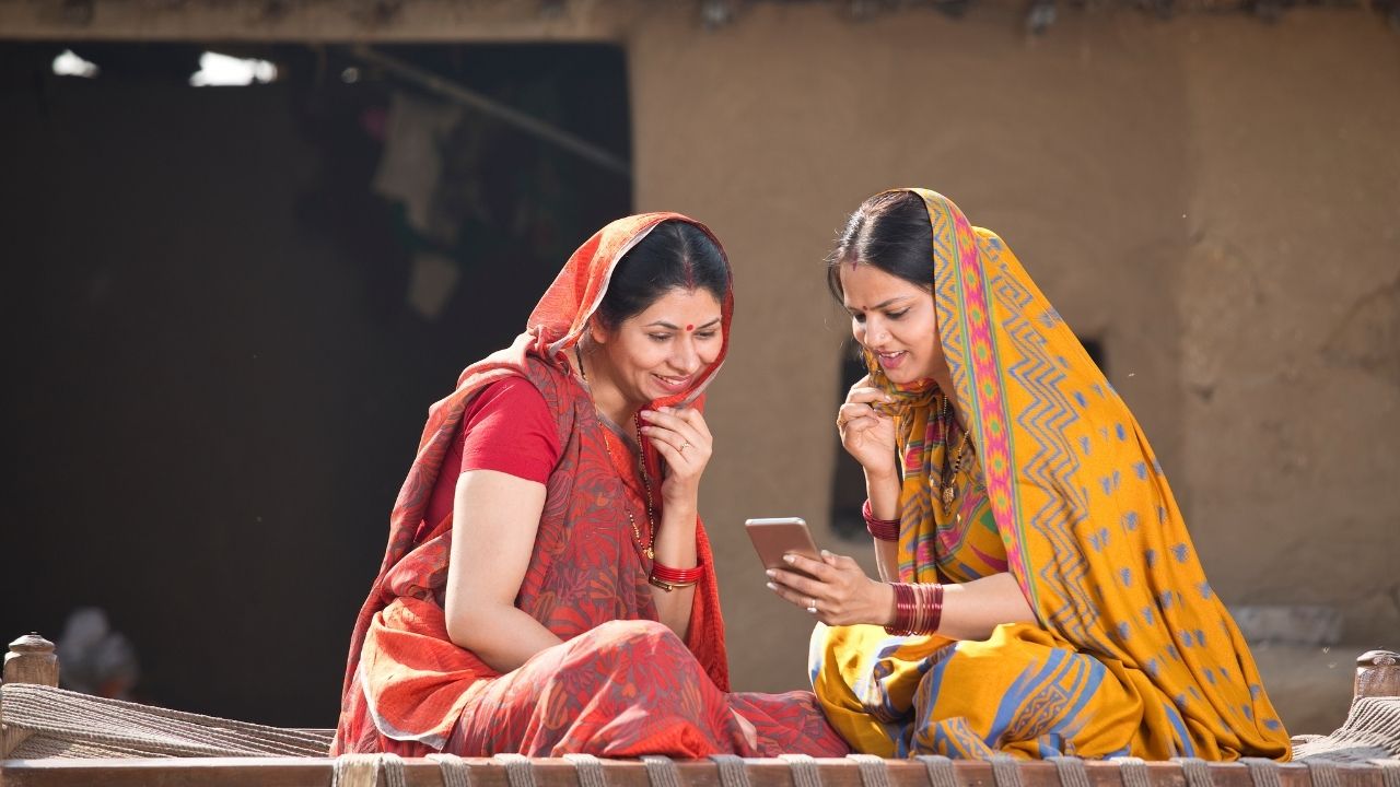 ग्रामीण महिलाओं के खाते में पहुंचे 606 करोड़ रुपये, आपको नहीं मिला महतारी वंदन का पैसा तो ऐसे करें जांच