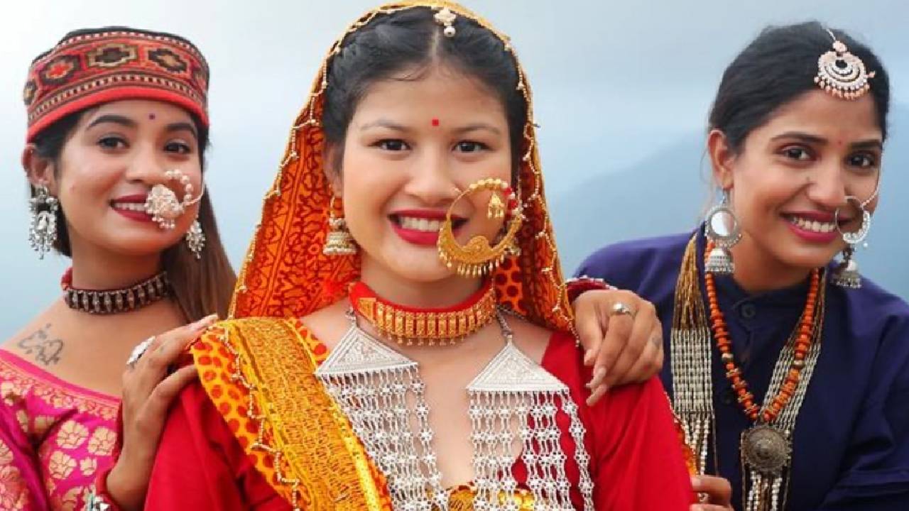 इस गांव में सिर्फ 3 गहने पहन सकेंगी महिलाएं, नियम तोड़ा तो लगेगा 50 हजार जुर्माना! जानें वजह