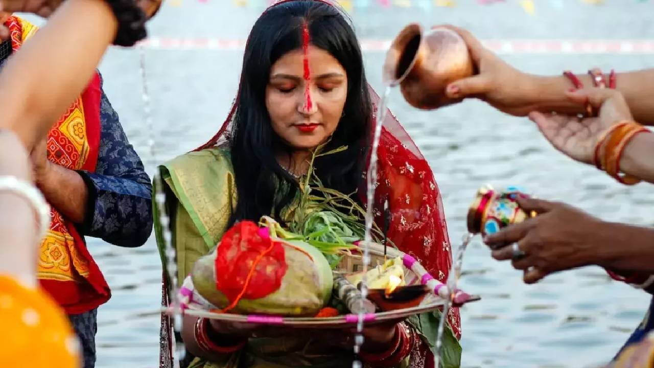 दिल्ली से बिहार तक मौसम ने बदला मिजाज, जानिए छठ महापर्व पर कहां बरस सकते हैं बादल
