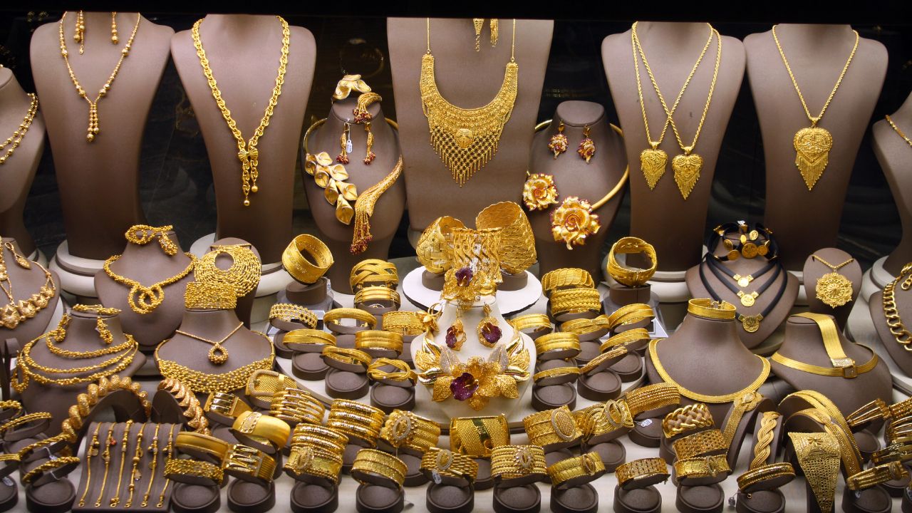 Gold Rate Today: दो दिन गिरने के बाद सोना फिर चढ़ा! 25 नवंबर को दाम रिकॉर्ड लेवल के करीब