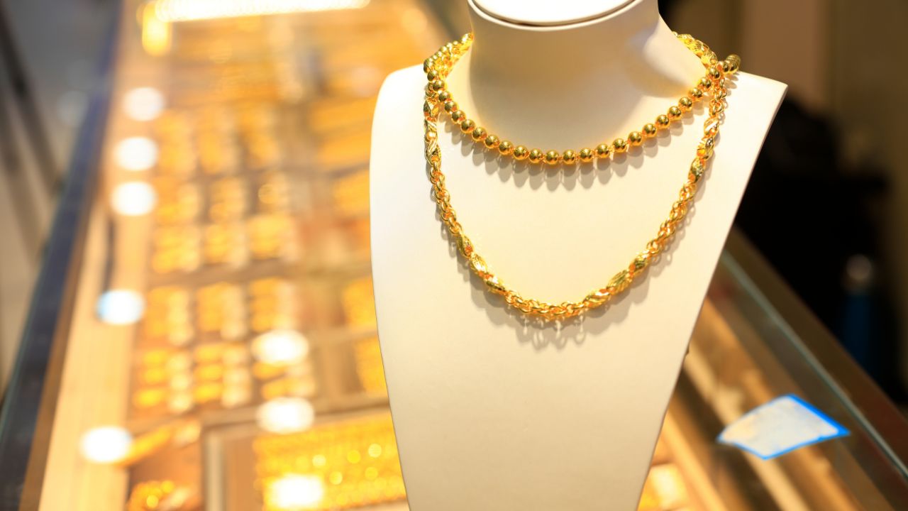 Gold Rate Today: सोने की कीमत में उछाल! जानें अपने शहर में 24 और 22 कैरेट सोने का लेटेस्ट रेट