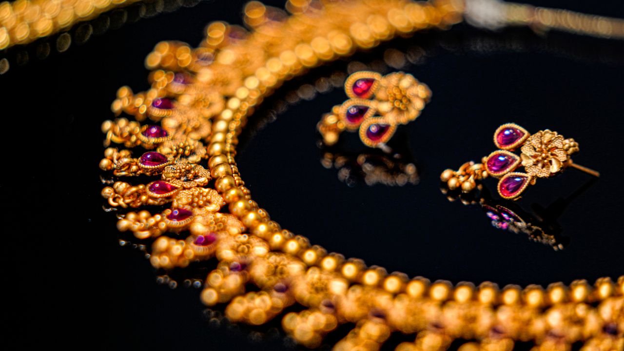 Gold Rate Today: 4 दिनों की गिरावट के बाद फिर चढ़ा सोना-चांदी का भाव, जानें आपके शहर में क्या है रेट