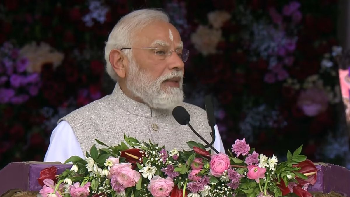 PM मोदी ने जारी की पीएम किसान की 21वीं किस्त, 9 करोड़ लाभार्थियों के खातों में पहुंचे 18 हजार करोड़.. चेक करें स्टेटस