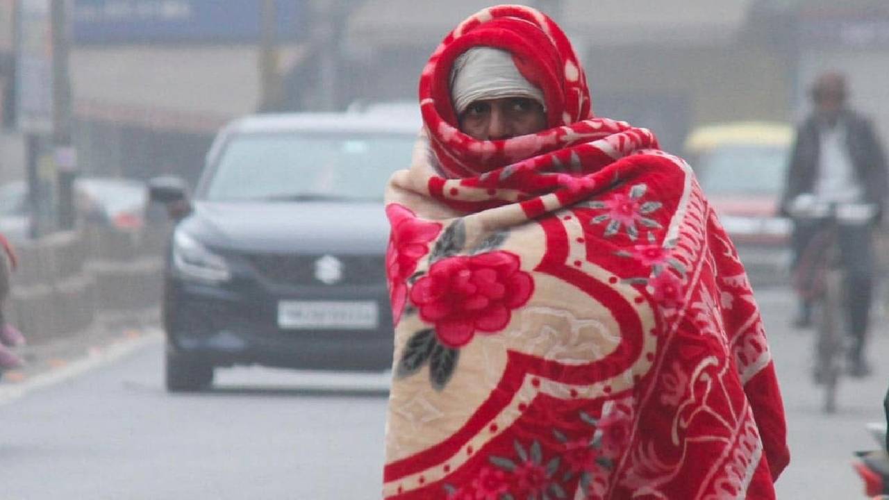 हिमाचल और उत्तराखंड में बर्फबारी की दस्तक, तमिलनाडु में भारी बारिश का अलर्ट, जानिए आपके राज्य का हाल