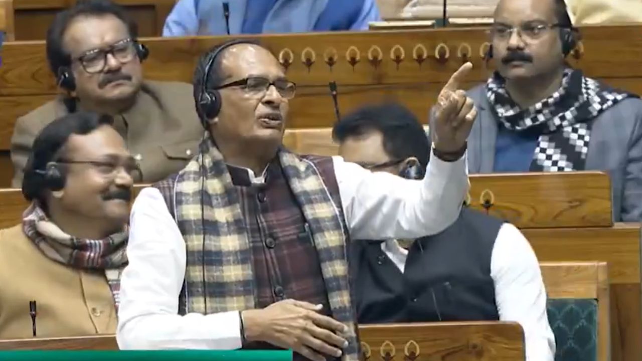 विकसित भारत जी राम जी बिल पारित, विपक्ष ने बिल की प्रतियां फाड़ीं.. आंदोलन की चेतावनी दी, सियासत गरमाई