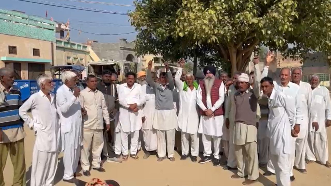 फसल बीमा घोटाला मामले में किसानों का आंदोलन, 24 महीने बाद भी 25 गांवों को नहीं मिला बीमा क्लेम