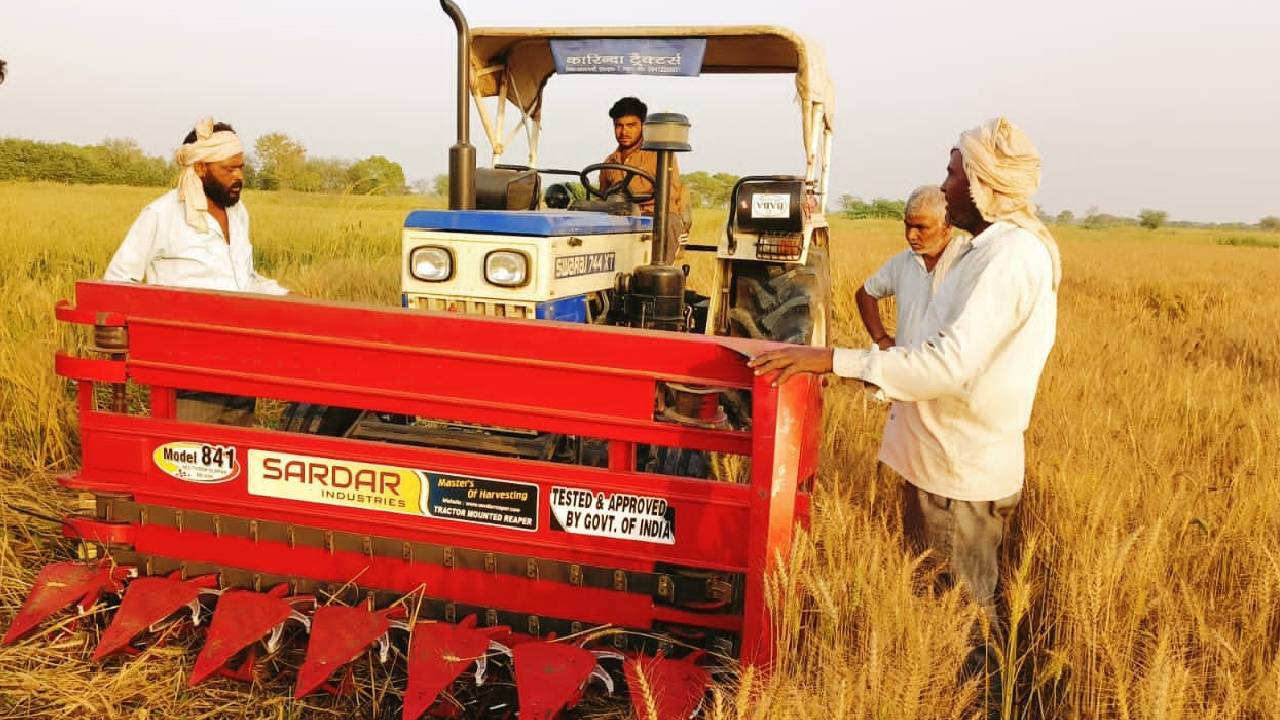 गेहूं कटाई के पुराने तरीके भूल जाइए, ये 3 मशीनें हैं किसानों की पहली पसंद