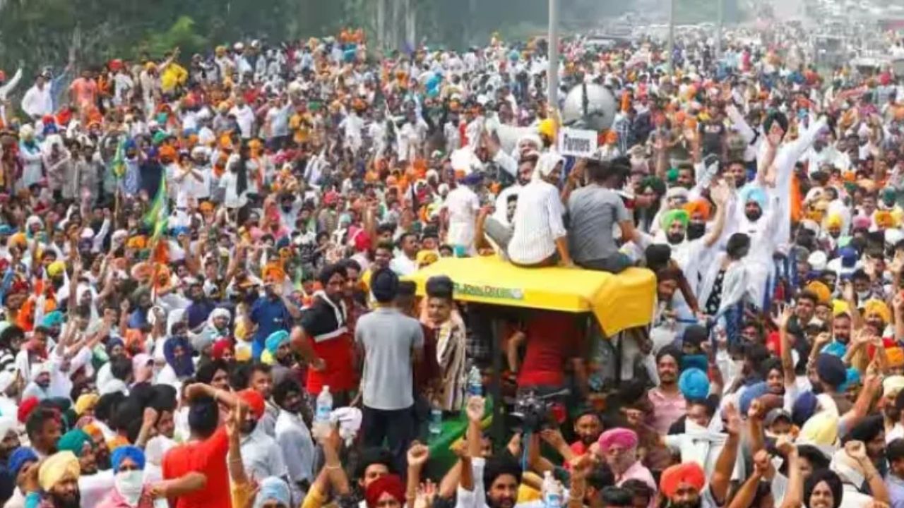 मंडियों में बिचौलियों के दखल से नाराज किसानों ने किया बवाल, राज्यव्यापी बंद के ऐलान से हड़कंप.. सियासत गरमाई     