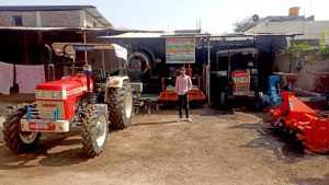 लोन लेकर खोला कृषि यंत्र केंद्र, किसानों को किराए पर देते हैं ट्रैक्टर-थ्रेसर.. 60 दिन में कमाए 2.5 लाख रुपये