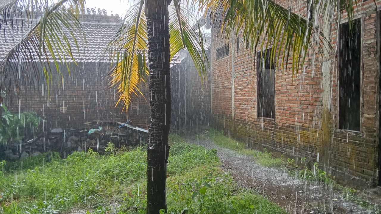 मौसम लेगा खतरनाक करवट, IMD का बड़ा अलर्ट, कई राज्यों में ओलावृष्टि और तेज बारिश की चेतावनी जारी