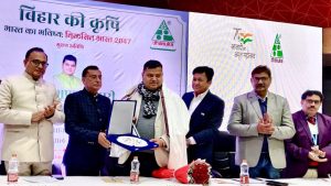टिकाऊ खेती और मजबूत सिंचाई प्रणाली से खुशहाल होगा किसान, तकनीक से उत्पादन बढ़ाने पर जोर दें अन्नदाता टिकाऊ खेती और मजबूत सिंचाई प्रणाली से खुशहाल होगा किसान, तकनीक से उत्पादन बढ़ाने पर जोर दें अन्नदाता
