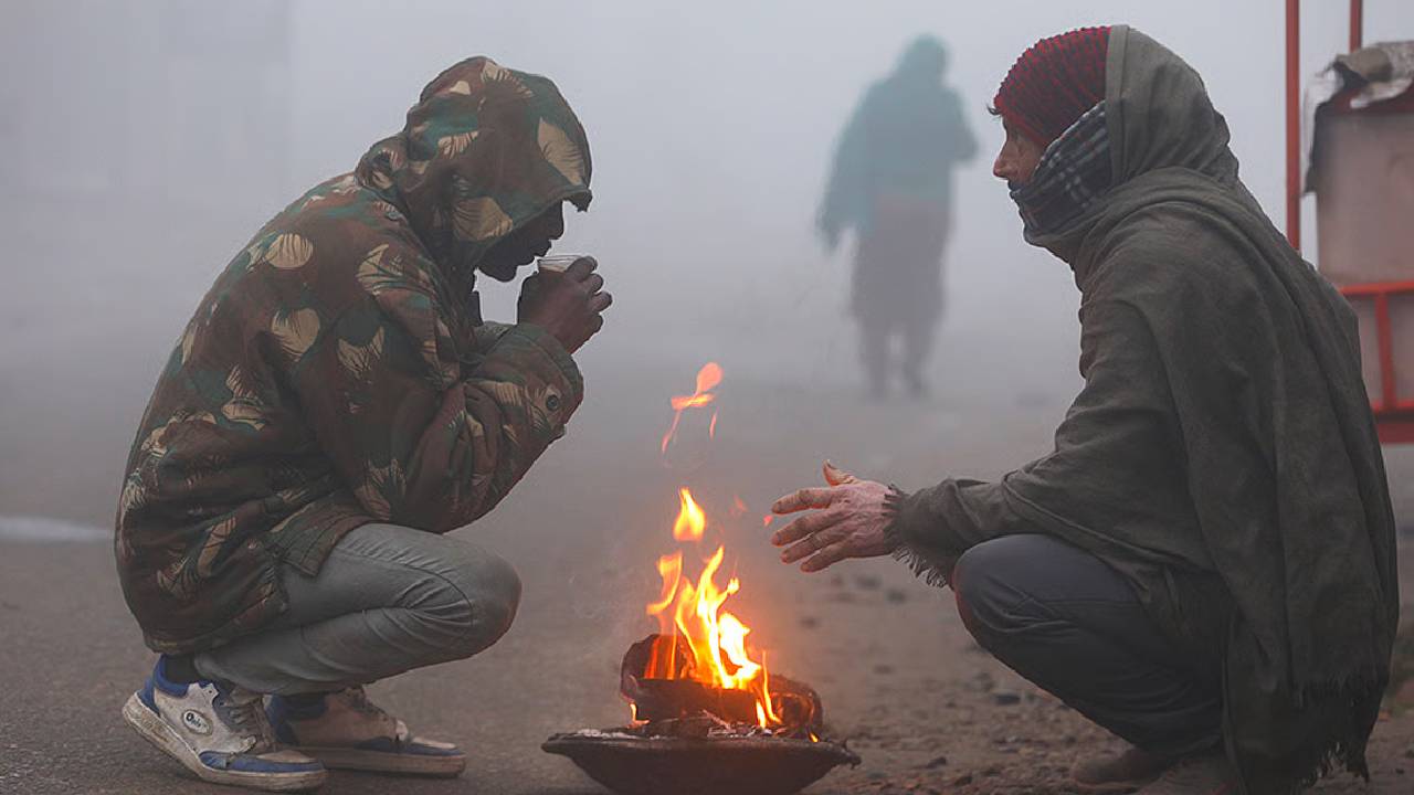 उत्तर भारत में ठंड का ट्रिपल अटैक! पश्चिमी विक्षोभ से दिल्ली-उत्तराखंड-बिहार तक अलर्ट, ये राज्य रहें सावधान