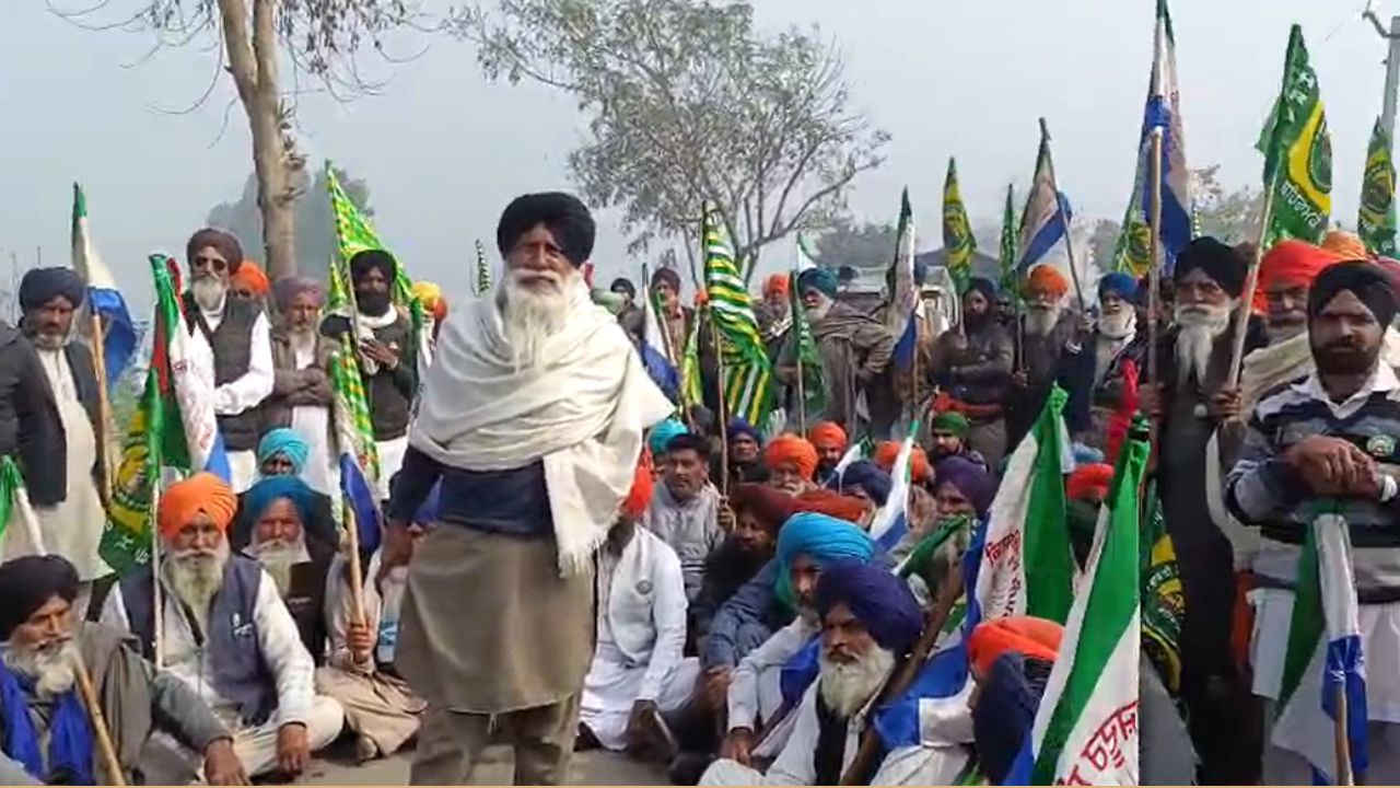 कॉन्ट्रैक्ट फार्मिंग में धोखाधड़ी का आरोप, किसानों ने किया प्रदर्शन.. अनुबंध के बावजूद कंपनी नहीं खरीद रही आलू