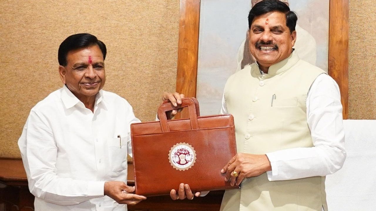 MP Budget 2026: लाडली बहनों के लिए 23,882 करोड़ का प्रावधान, किसान सम्मान निधि में 12 हजार रुपये मिलेंगे