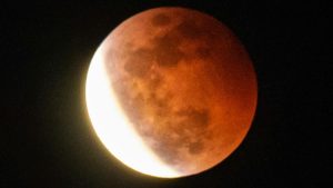Chandra Grahan: कल लगेगा साल का पहला चंद्र ग्रहण! जानें सटीक समय, सूतक काल और क्या करें-क्या न करें Chandra Grahan: कल लगेगा साल का पहला चंद्र ग्रहण! जानें सटीक समय, सूतक काल और क्या करें-क्या न करें