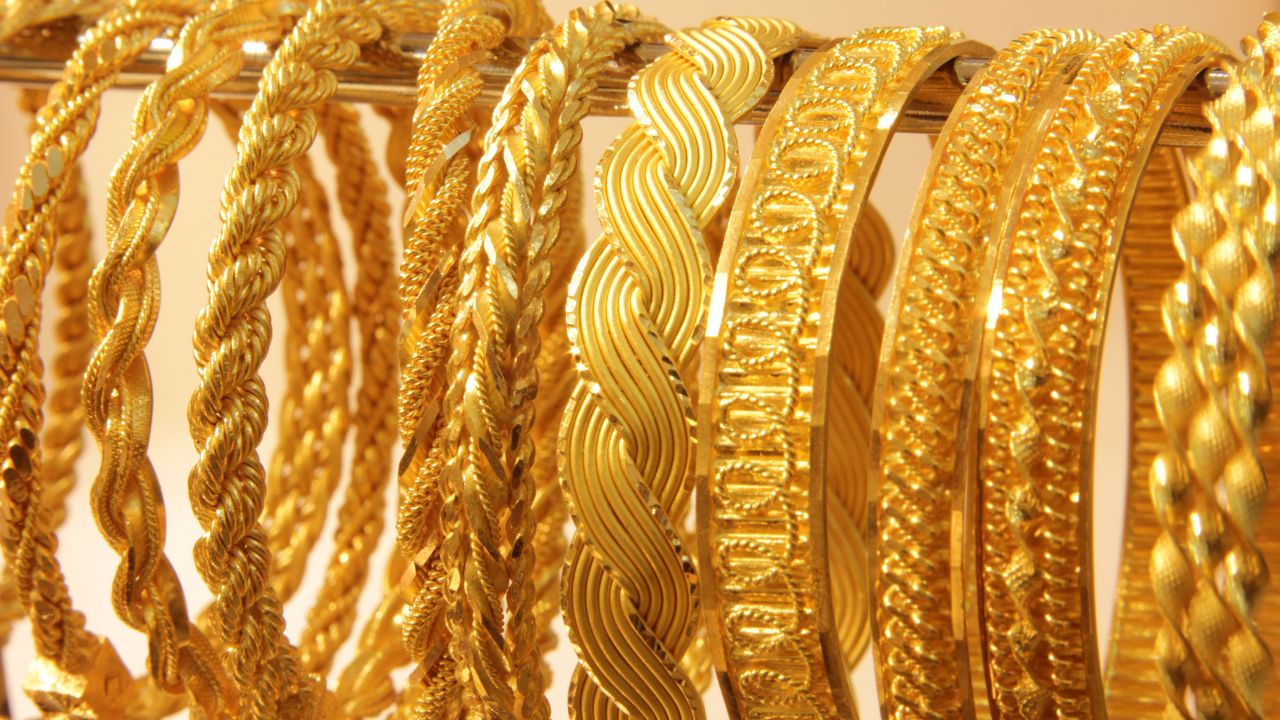 Gold Rate: सोना-चांदी फिर चमके! एक ही दिन में कीमतों में बड़ा उछाल, जानें आपके शहर में क्या हैं ताजा रेट