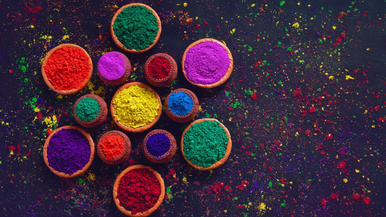 Holi 2026: होली पर बन रहा दुर्लभ संयोग, जान लें रंग खेलने का सही समय और रंगों का गृहों पर प्रभाव