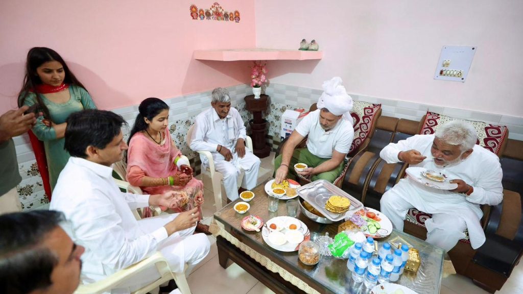 राहुल गांधी ने नवविवाहित जोड़े तनु और उनके जीवनसाथी को ढेर सारा प्यार और आशीर्वाद दिया तथा उनके सुखी और सफल वैवाहिक जीवन की कामना की. राहुल गांधी ने नवविवाहित जोड़े तनु और उनके जीवनसाथी को ढेर सारा प्यार और आशीर्वाद दिया तथा उनके सुखी और सफल वैवाहिक जीवन की कामना की.