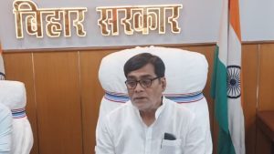 ज्यादा कीटनाशक बना रहे हैं जहर जैसी फसलें, कृषि मंत्री ने दी किसानों को सावधानी बरतने की सलाह