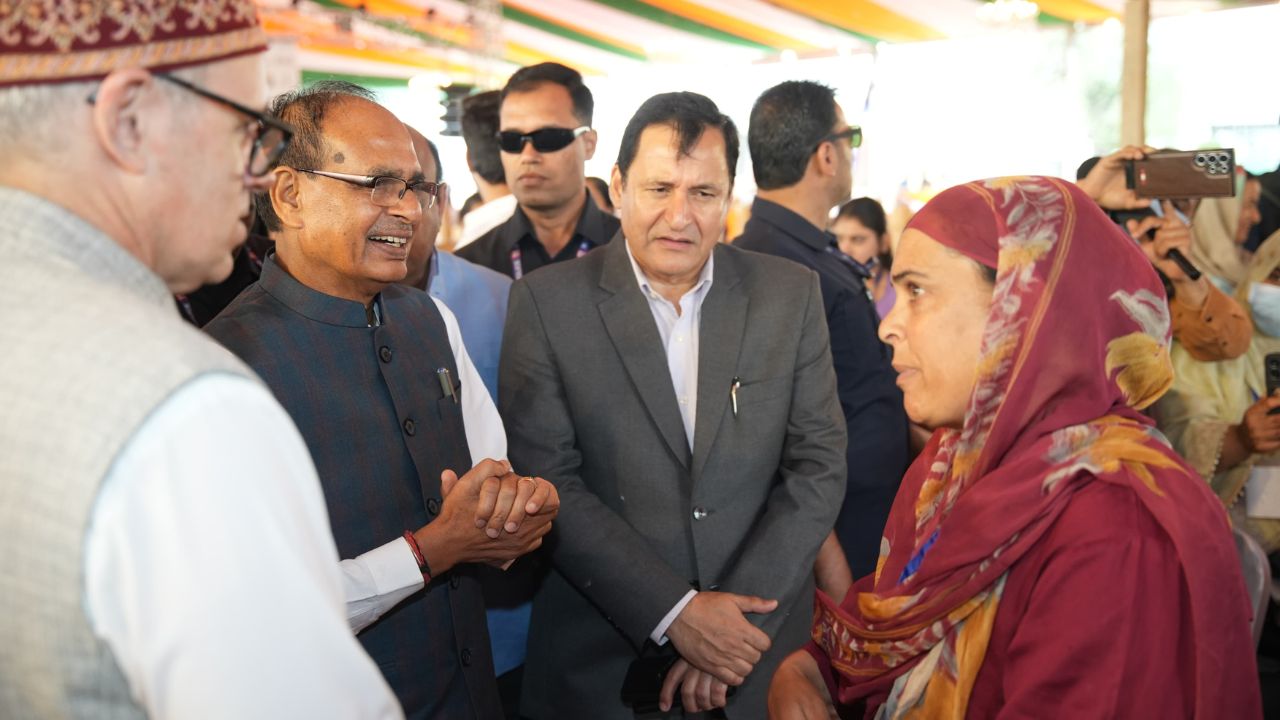 जम्मू-कश्मीर के ग्रामीण विकास को 8 हजार करोड़, तकनीक बेस्ड खेती पर फोकस