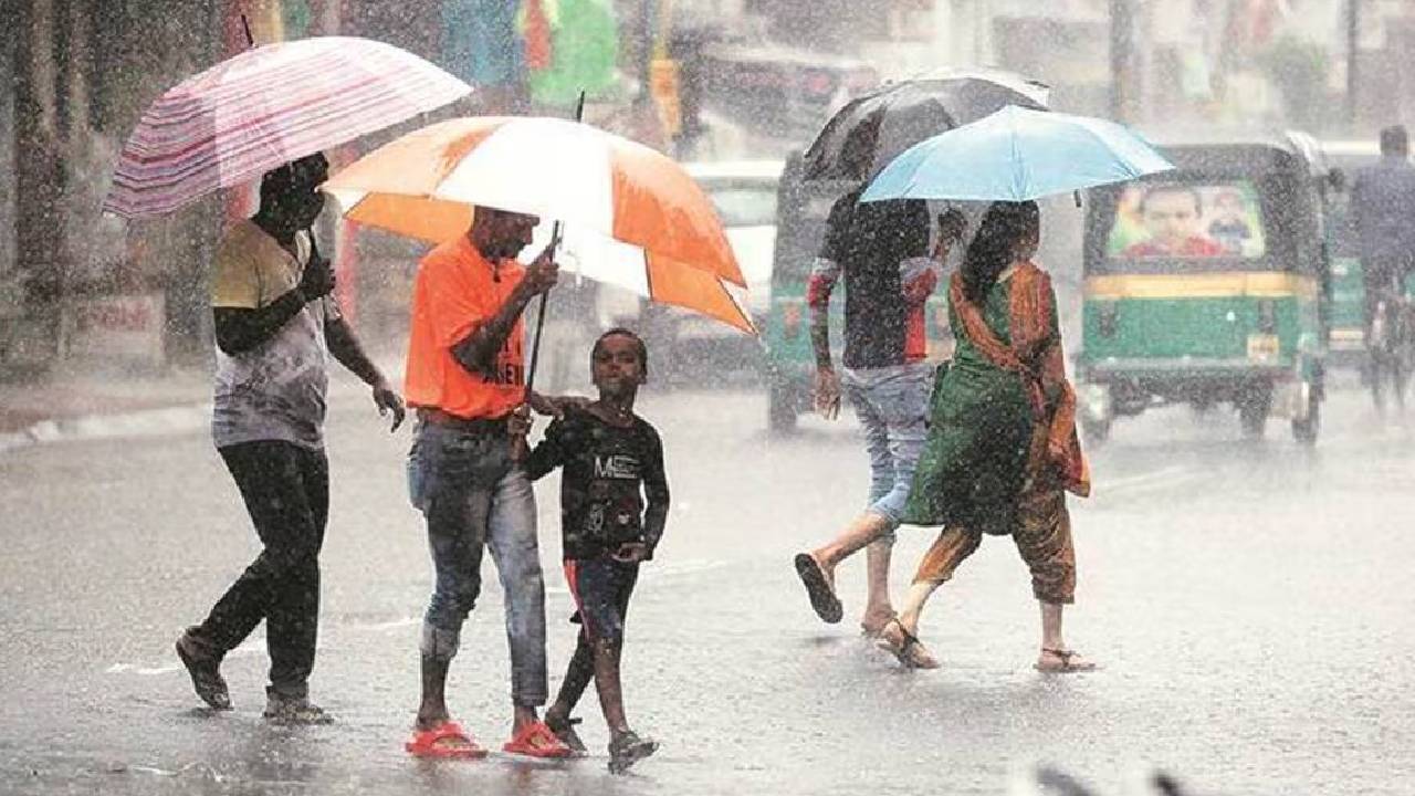 लू के बाद अब बारिश की बारी, दिल्ली-UP समेत कई राज्यों में अलर्ट जारी… चलेंगी तेज हवाएं