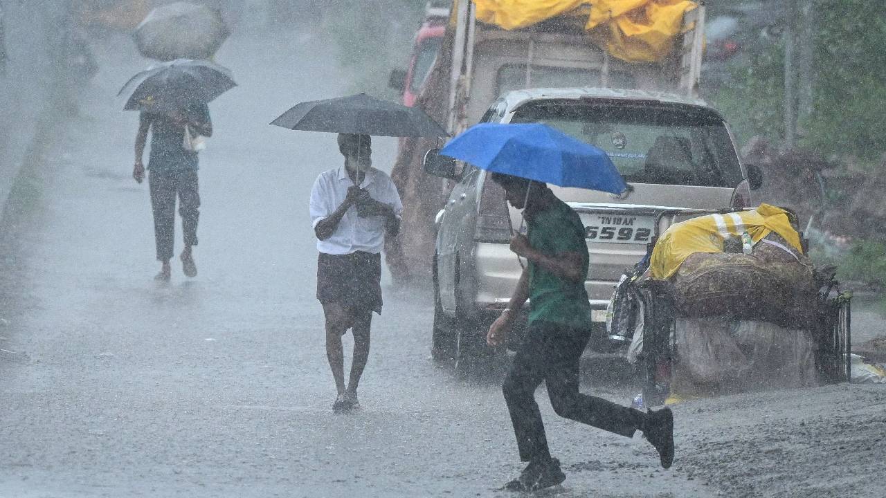 केरल पहुंचा दक्षिण-पश्चिम मॉनसून, तटीय इलाकों में तेज बारिश और 80KM रफ्तार से चल रहीं हवाएं 